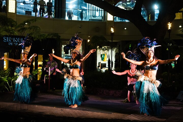 Convenient Luau in Waikiki + Cultural Activities + Dinner Buffet - Photo 1 of 17